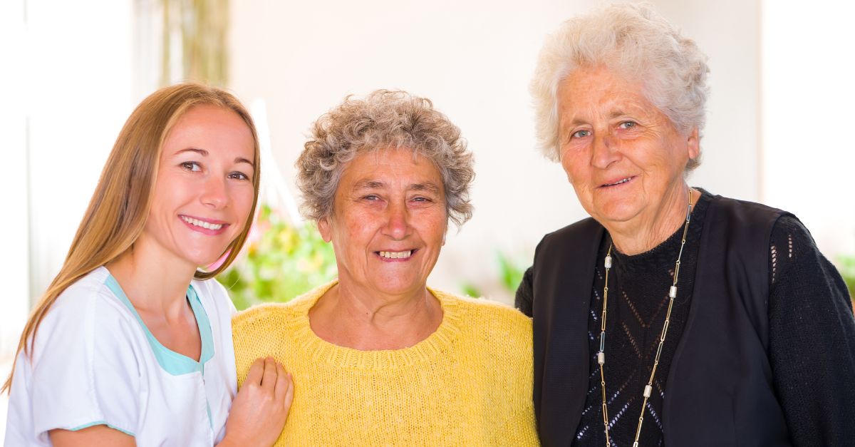 ¿Qué ventajas conlleva contar con un servicio de cuidado de personas mayores en el domicilio?